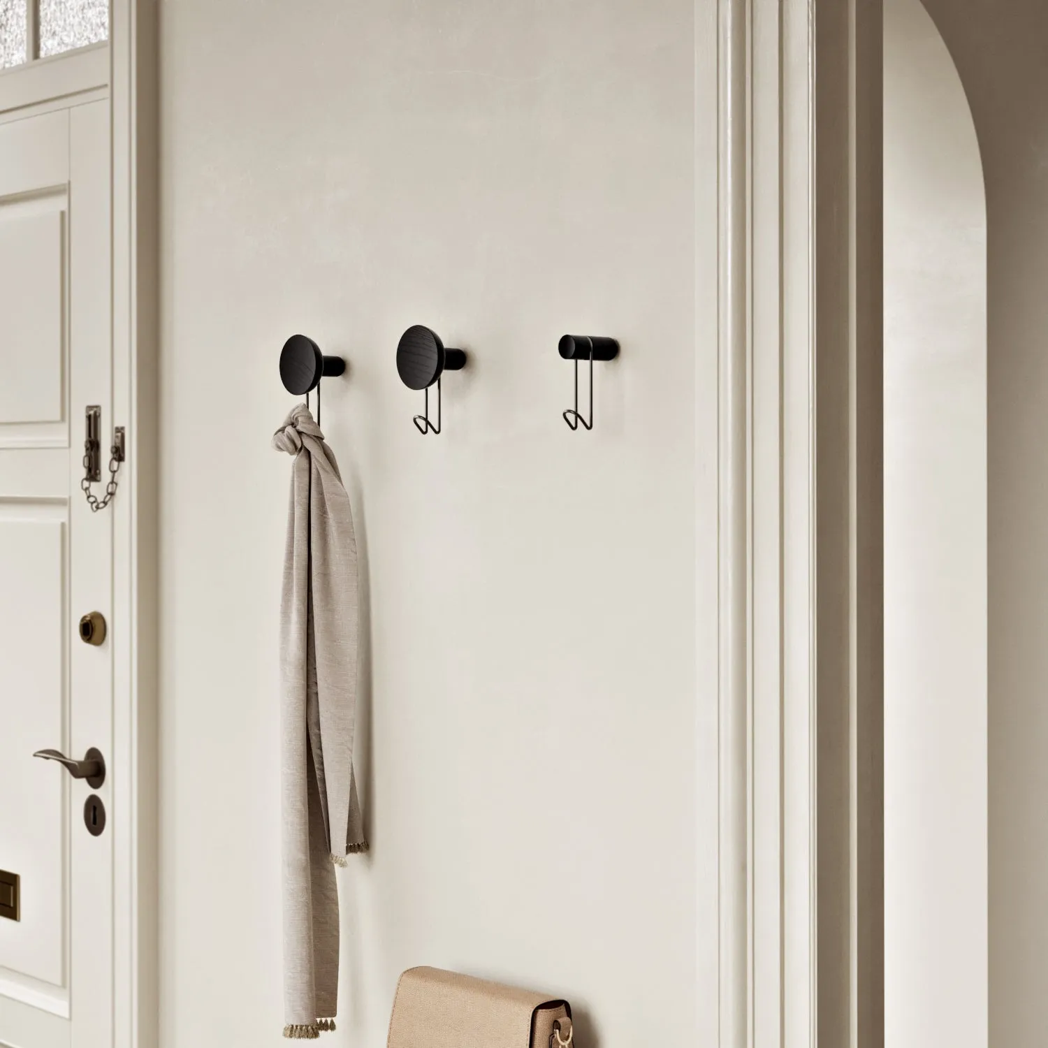 Around Wall Hanger