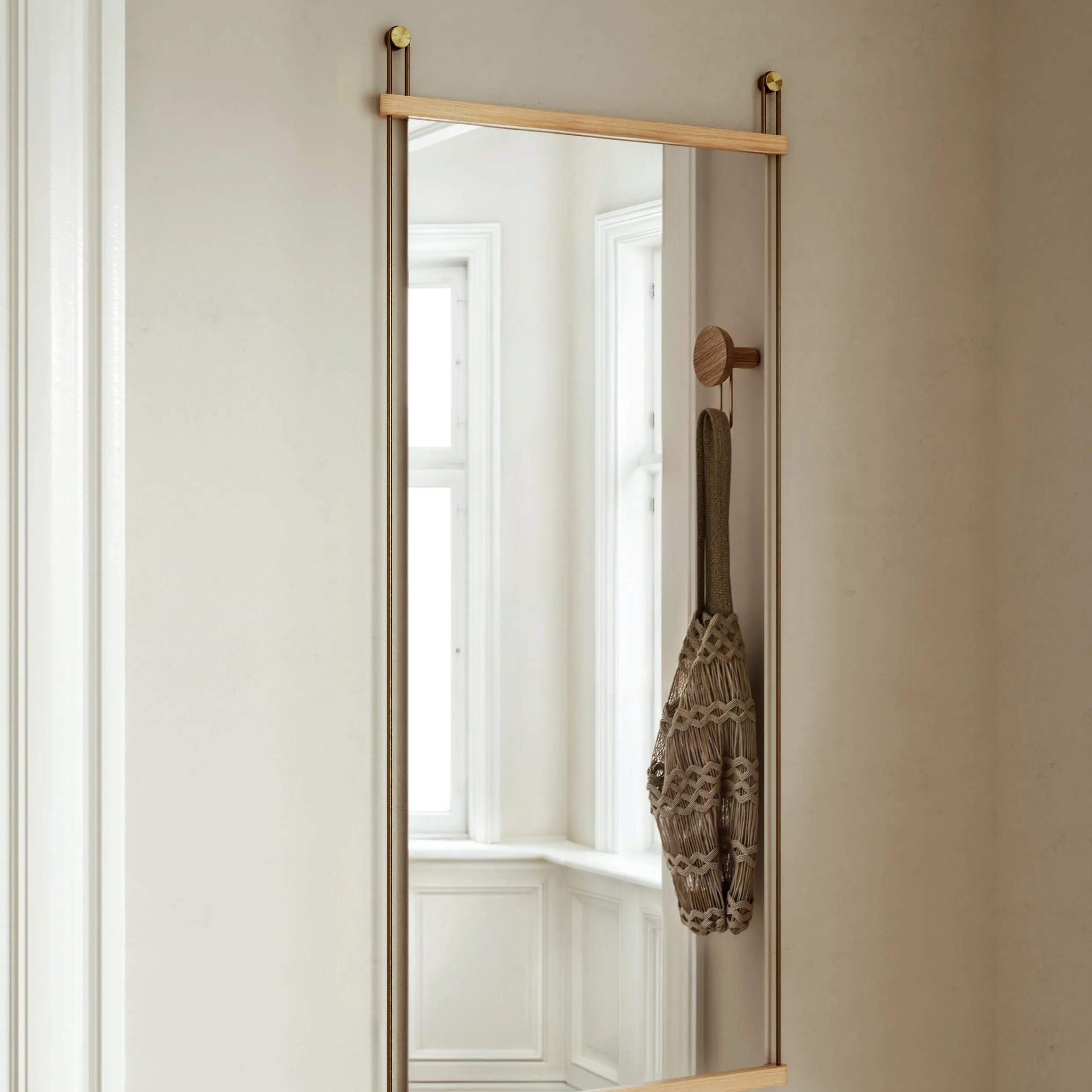 Around Wall Hanger