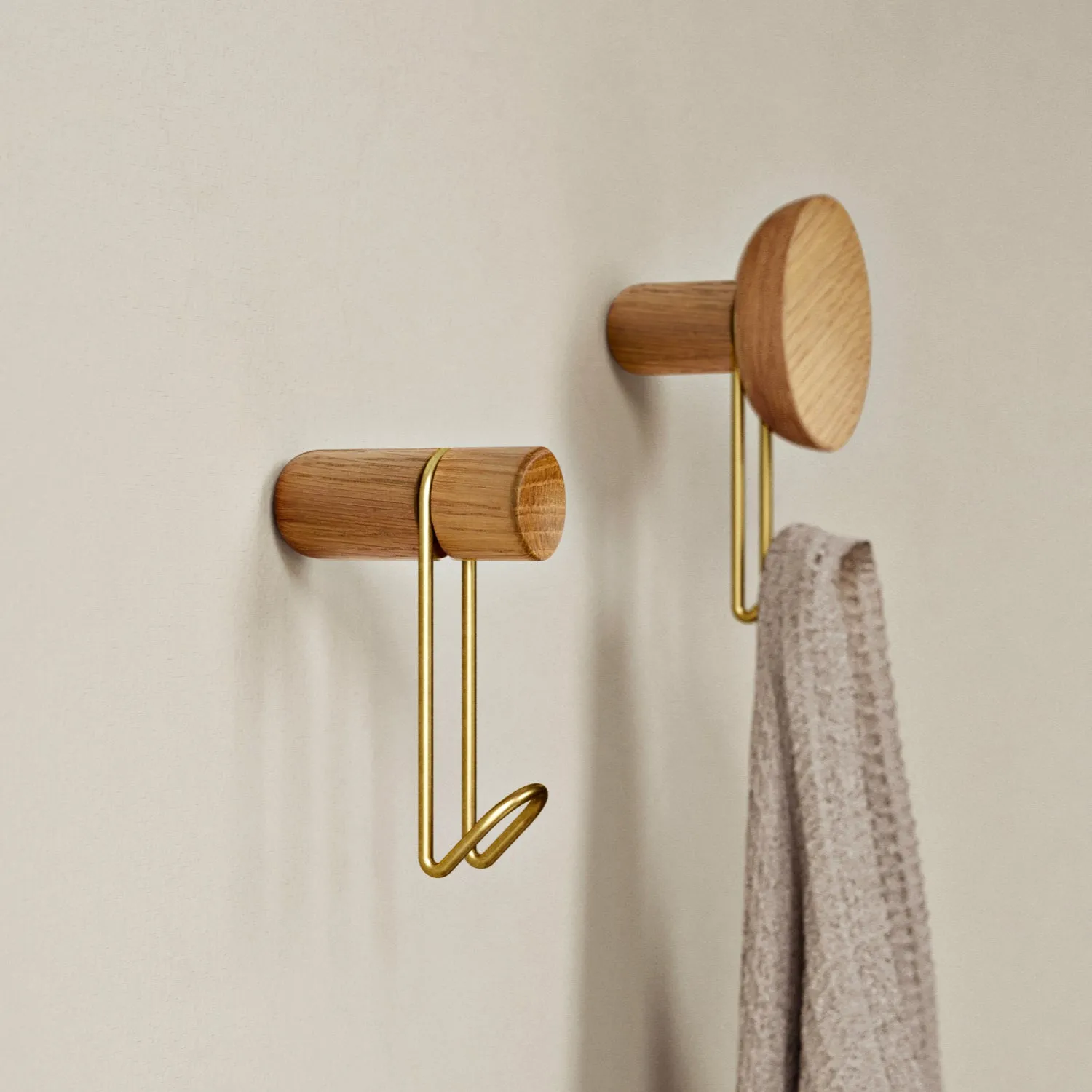 Around Wall Hanger