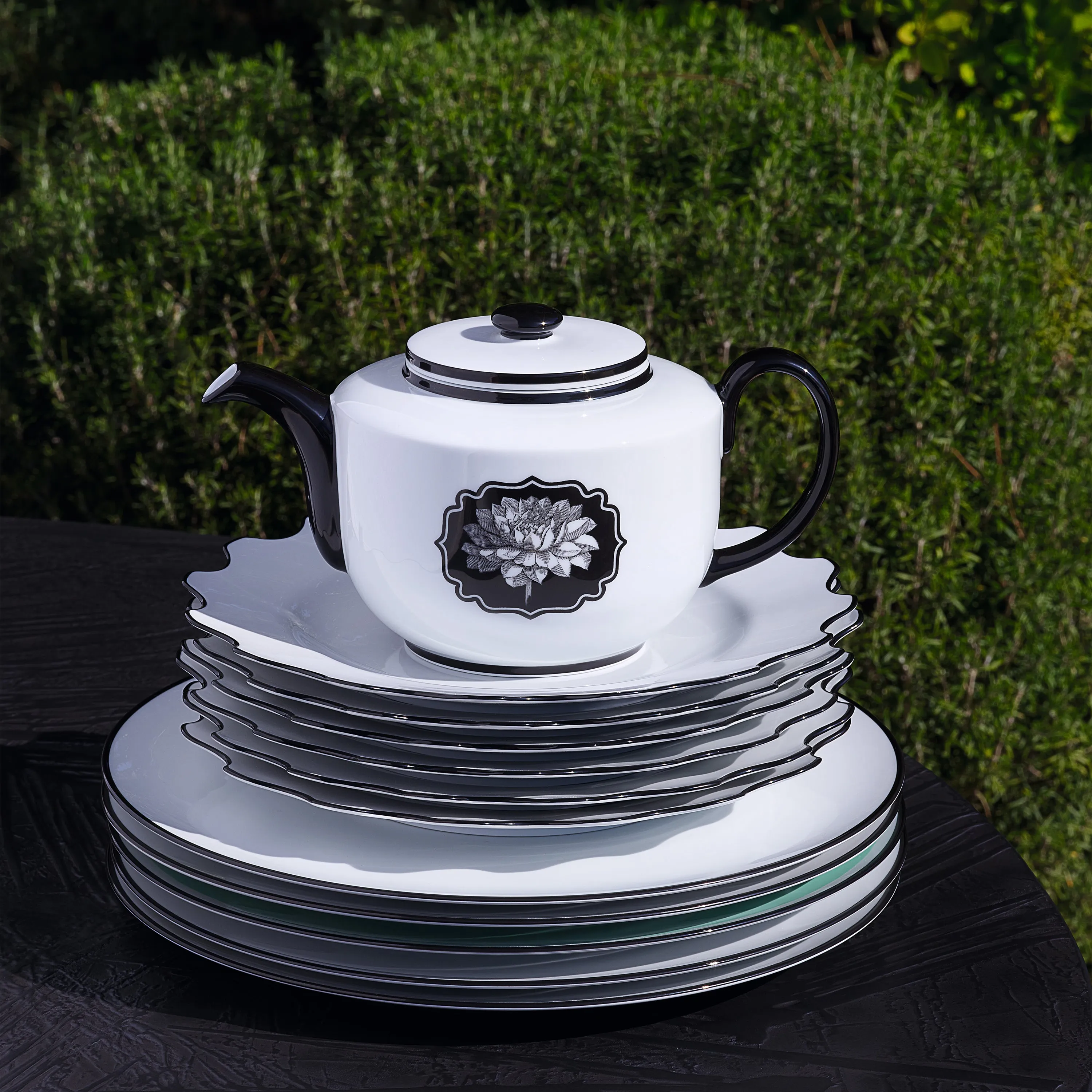 Herbariae Charger Plate