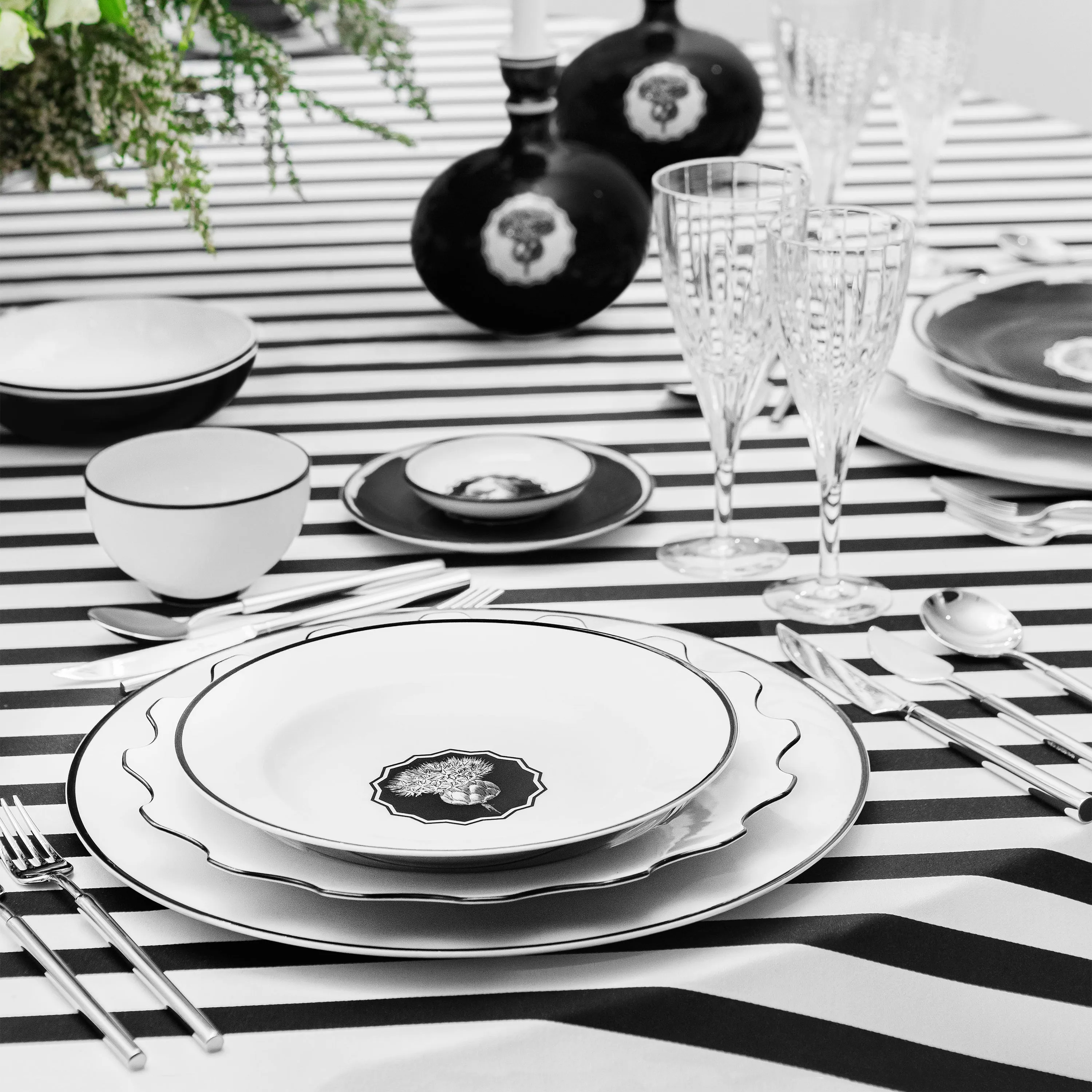 Herbariae Dinner Plate