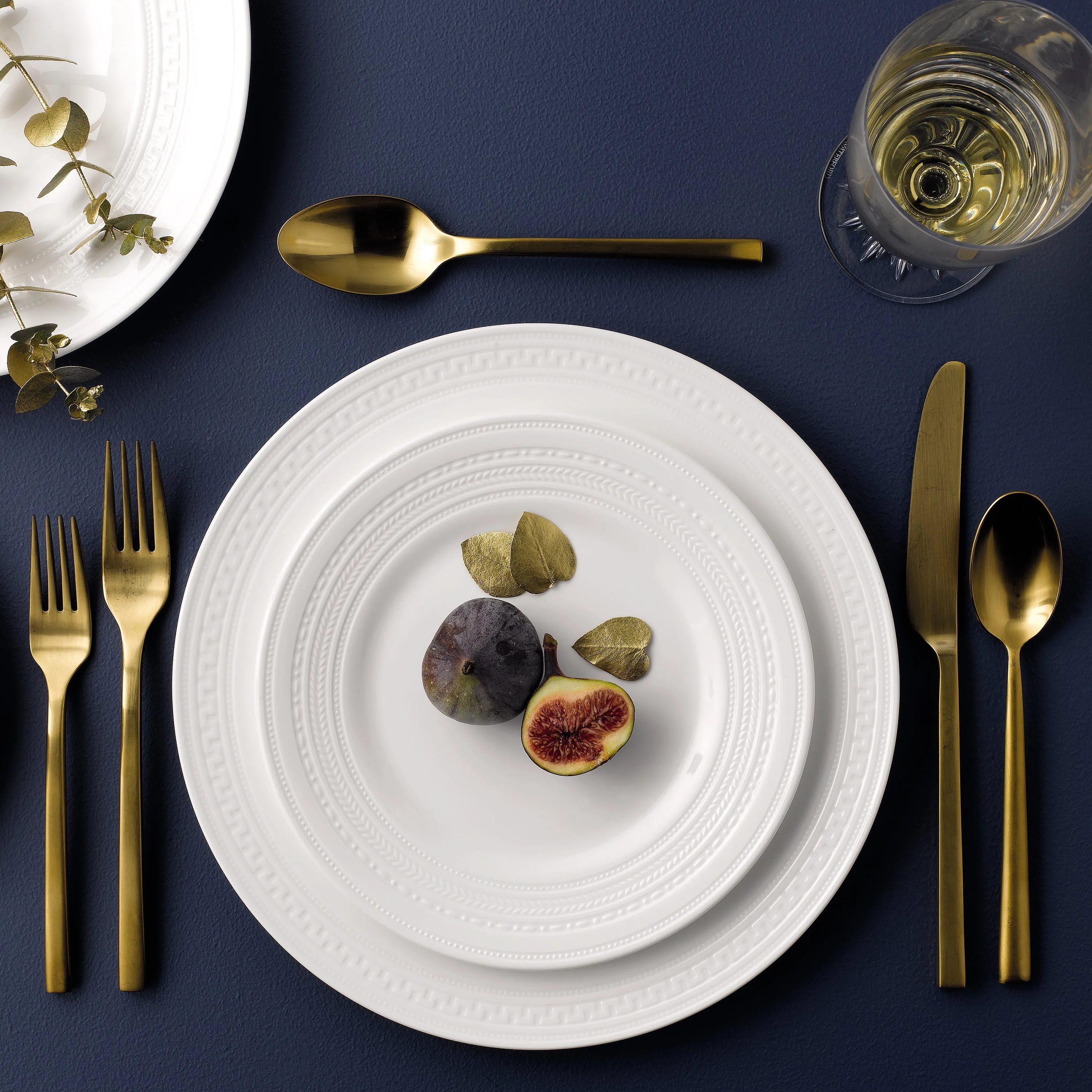 Intaglio Dinner Plate