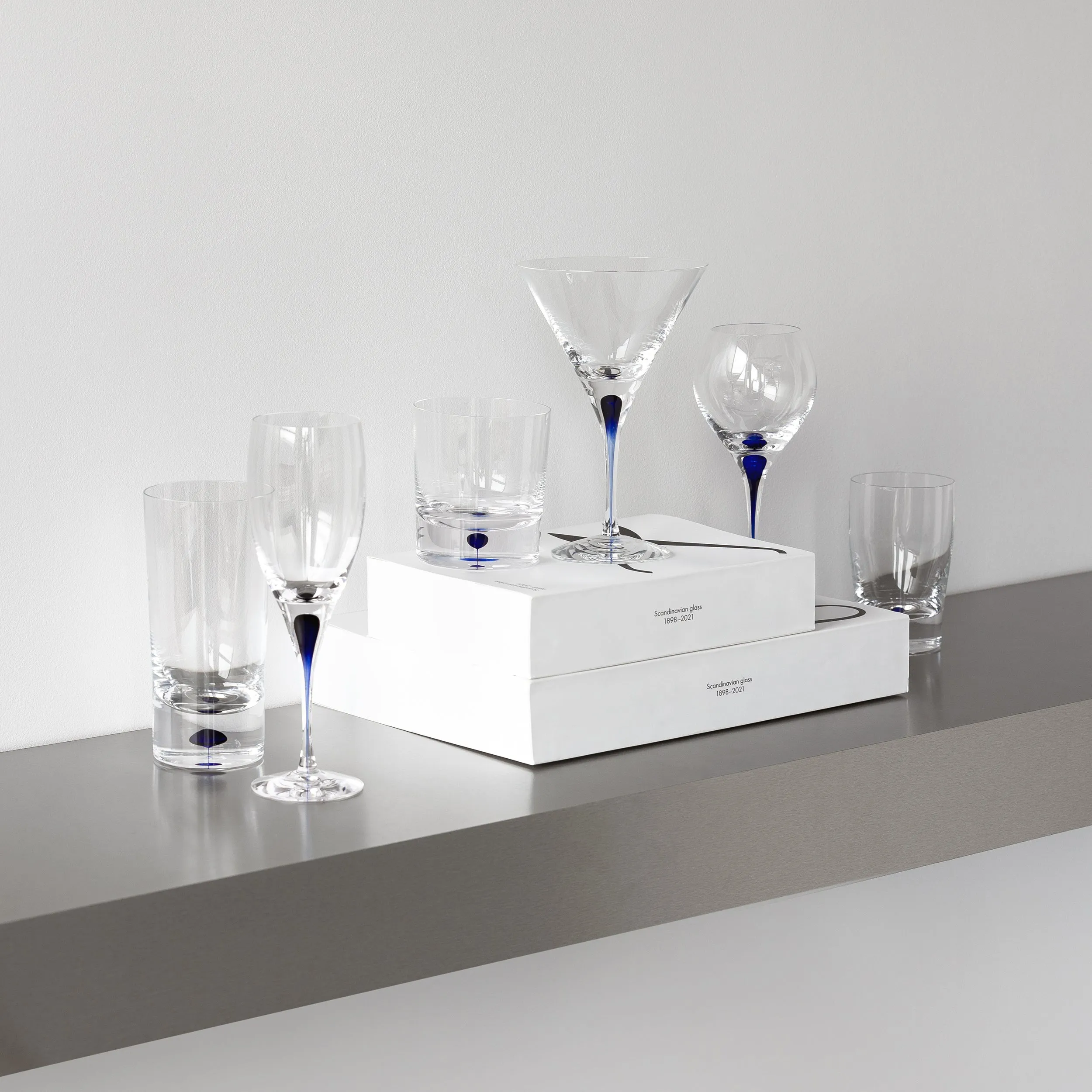 Intermezzo Blue Claret Glass