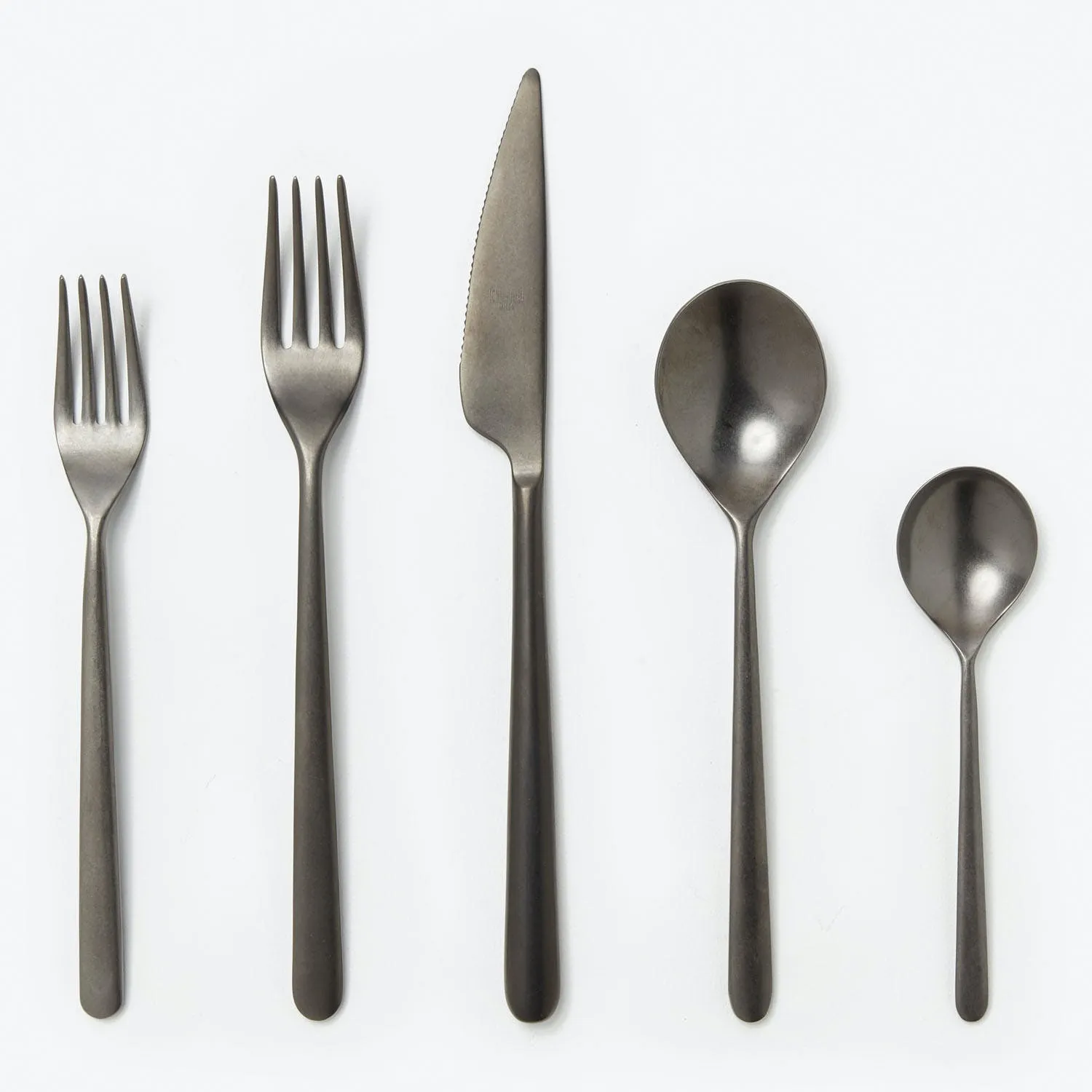 Linea Flatware 5 Piece Set, Pewter Finish