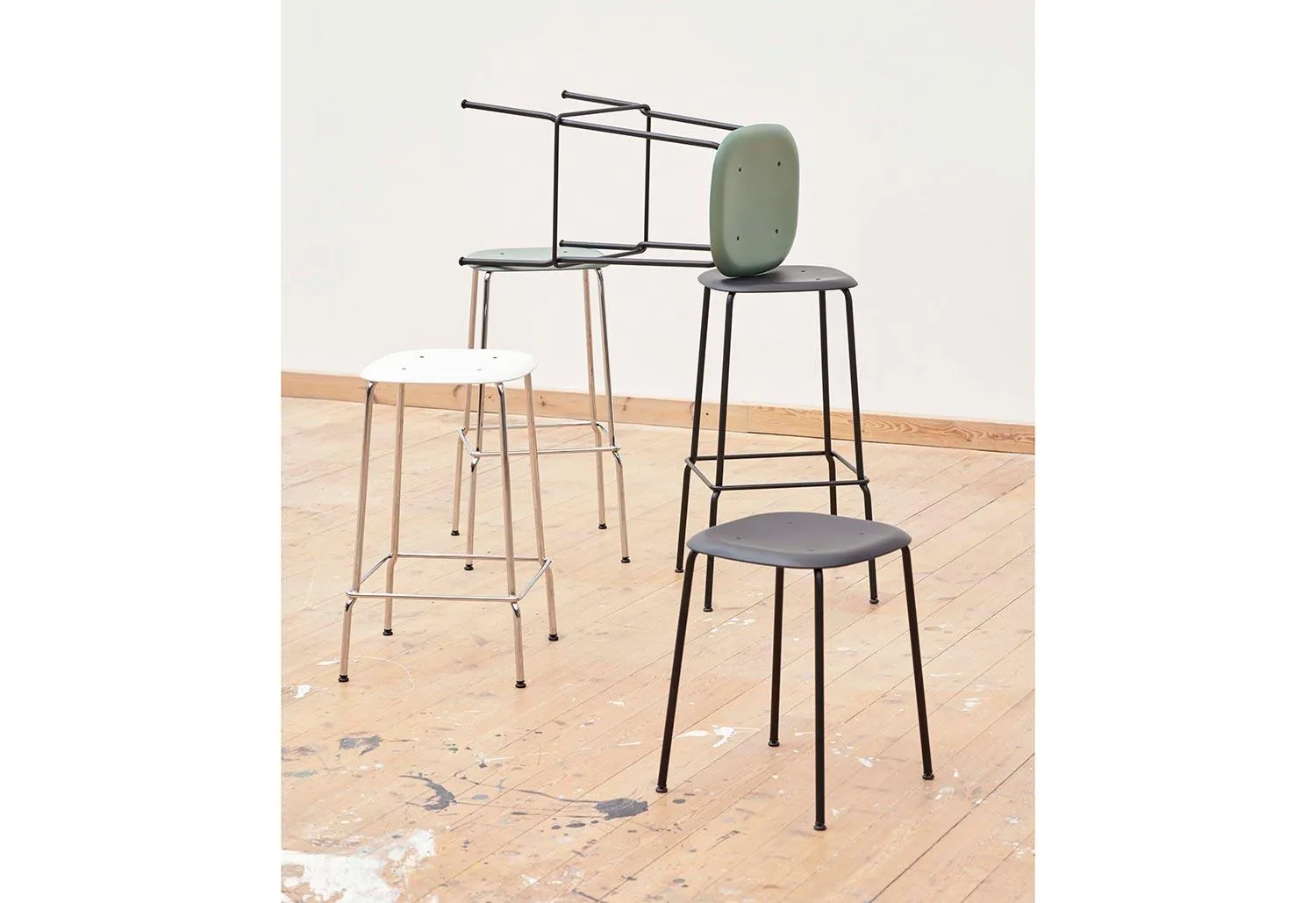 Soft Edge 85 Bar Stool