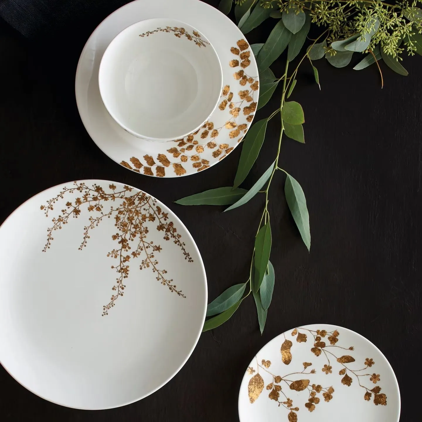 Vera Wang Jardin Rim Soup